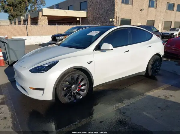 7SAYGDEF7RF049507 2024 TESLA MODEL Y - Image 2
