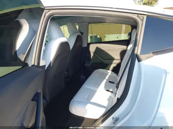7SAYGDEF7RF049507 2024 TESLA MODEL Y - Image 8