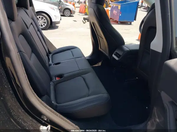 7SAYGDEF7RF058563 2024 TESLA MODEL Y - Image 8