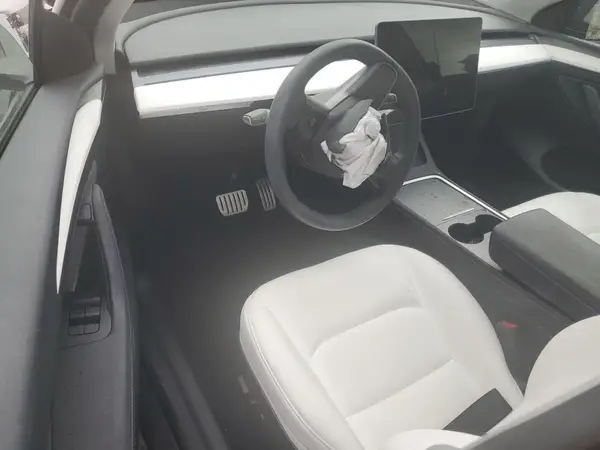 7SAYGDEF7RF059292 2024 TESLA MODEL Y - Image 8
