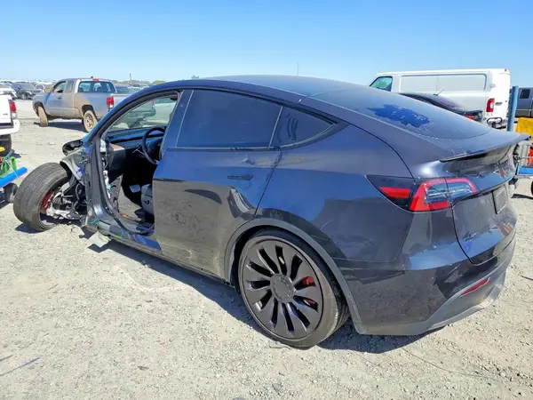 7SAYGDEF7RF073273 2024 TESLA MODEL Y - Image 2