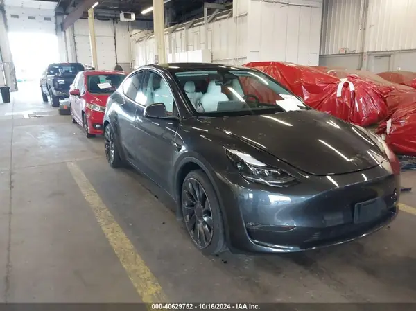 7SAYGDEF7RF087688 2024 TESLA MODEL Y - Image 1
