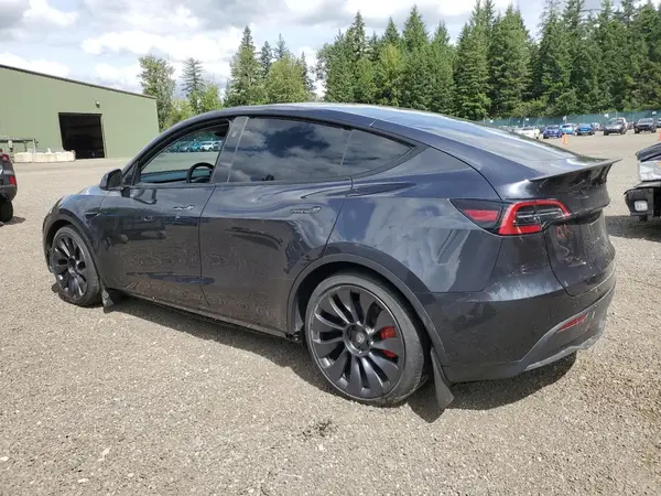 7SAYGDEF7RF089358 2024 TESLA MODEL Y - Image 2