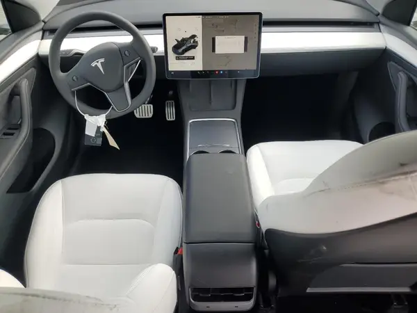 7SAYGDEF7RF093054 2024 TESLA MODEL Y - Image 8