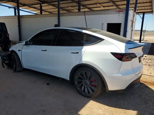 7SAYGDEF7RF179044 2024 TESLA MODEL Y - Image 2