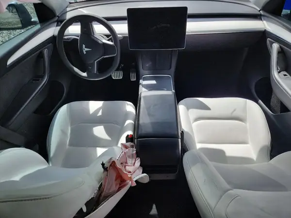 7SAYGDEF7RF182221 2024 TESLA MODEL Y - Image 8