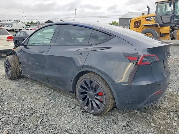 7SAYGDEF7RF183725 2024 TESLA MODEL Y - Image 2