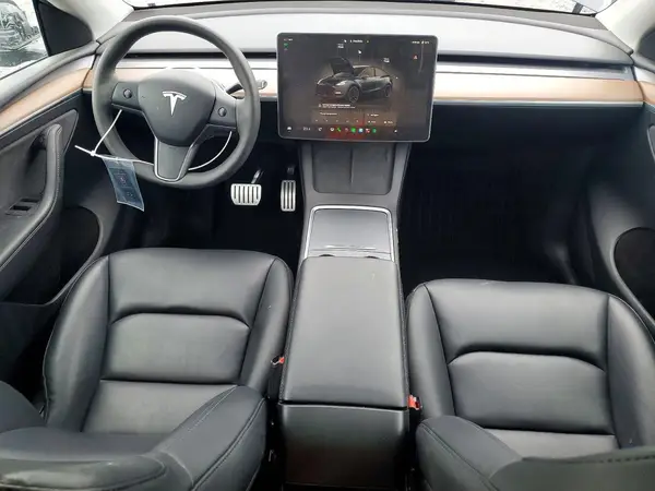 7SAYGDEF7RF183725 2024 TESLA MODEL Y - Image 8