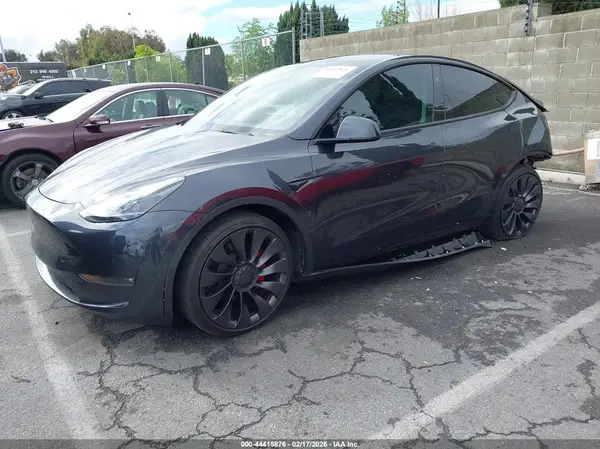 7SAYGDEF7RF197835 2024 TESLA MODEL Y - Image 2