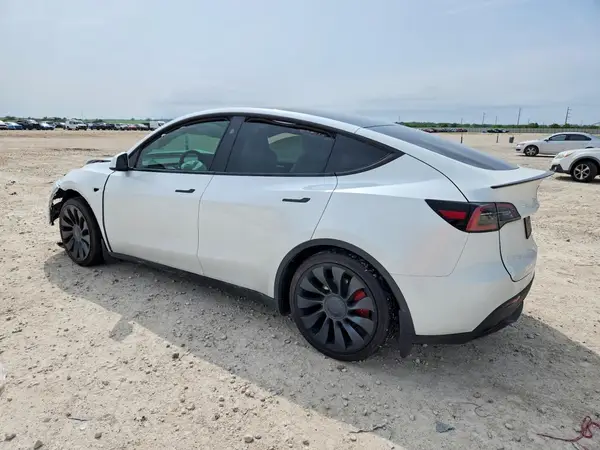 7SAYGDEF7SA339894 2025 TESLA MODEL Y - Image 2