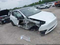 7SAYGDEF7SA339958 2025 TESLA MODEL Y