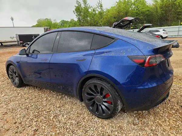 7SAYGDEF7SA342679 2025 TESLA MODEL Y - Image 2