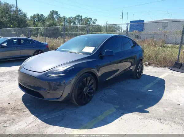 7SAYGDEF7SA350765 2025 TESLA MODEL Y - Image 2