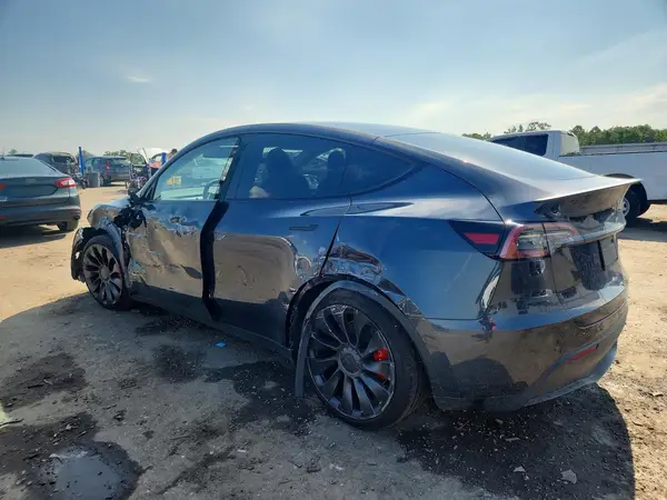 7SAYGDEF7SA350930 2025 TESLA MODEL Y - Image 2