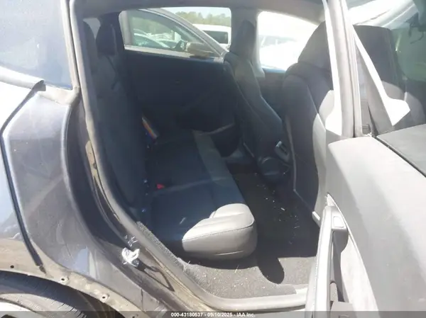 7SAYGDEF7SA371602 2025 TESLA MODEL Y - Image 8