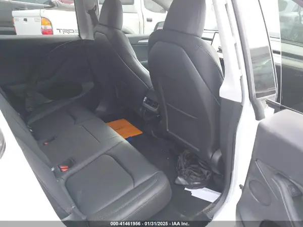 7SAYGDEF7SF215188 2025 TESLA MODEL Y - Image 8