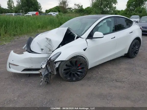 7SAYGDEF8NF326014 2022 TESLA MODEL Y - Image 2