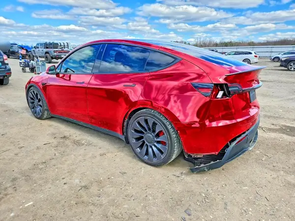 7SAYGDEF8NF327776 2022 TESLA MODEL Y - Image 2