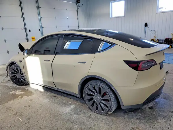 7SAYGDEF8NF337045 2022 TESLA MODEL Y - Image 2