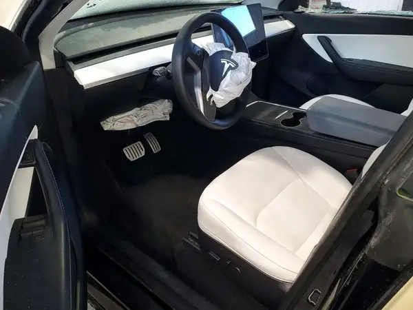 7SAYGDEF8NF337045 2022 TESLA MODEL Y - Image 8