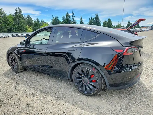 7SAYGDEF8NF347476 2022 TESLA MODEL Y - Image 2
