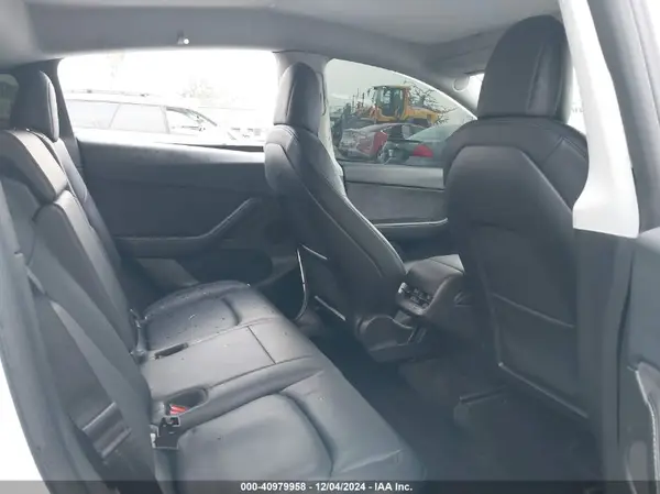 7SAYGDEF8NF350491 2022 TESLA MODEL Y - Image 8