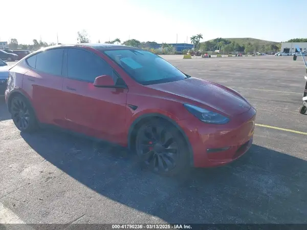 7SAYGDEF8NF351981 2022 TESLA MODEL Y - Image 1