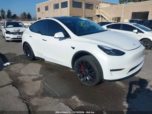 7SAYGDEF8NF358011 2022 TESLA MODEL Y - Image 1