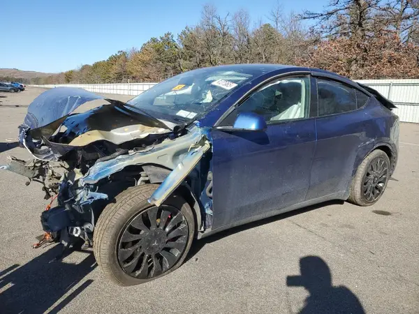 7SAYGDEF8NF375858 2022 TESLA MODEL Y - Image 1