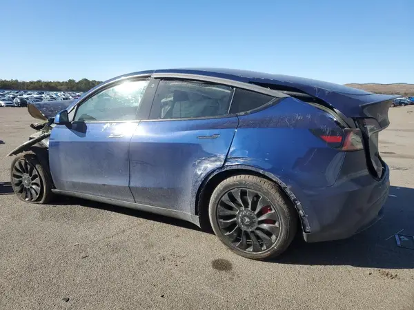 7SAYGDEF8NF375858 2022 TESLA MODEL Y - Image 2