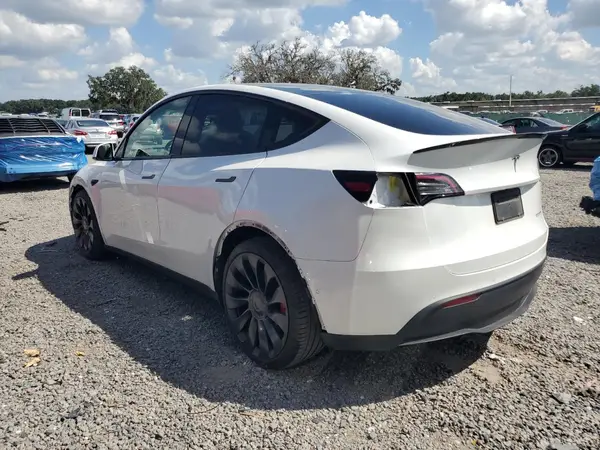 7SAYGDEF8NF377285 2022 TESLA MODEL Y - Image 2