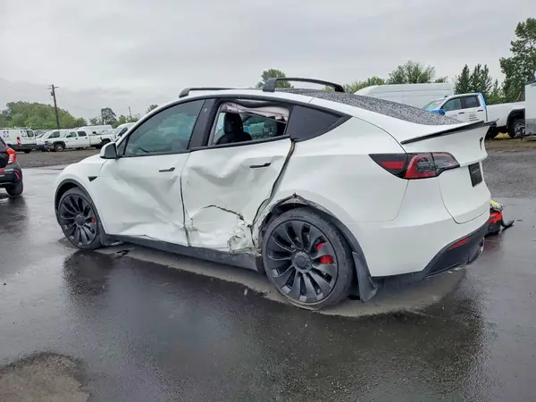 7SAYGDEF8NF380865 2022 TESLA MODEL Y - Image 2