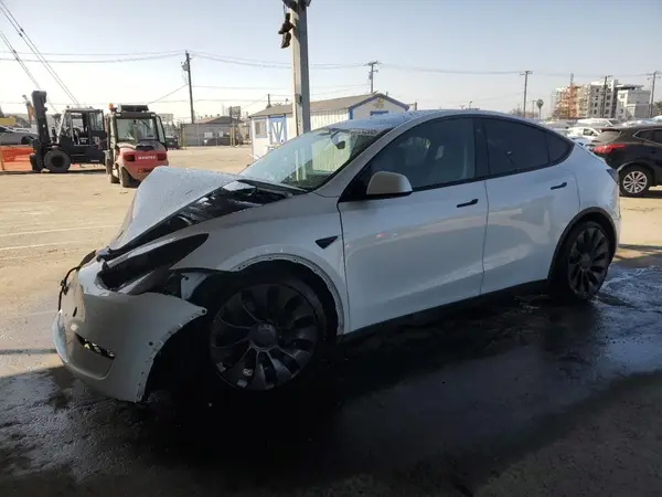 7SAYGDEF8NF381644 2022 TESLA MODEL Y - Image 1