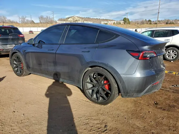 7SAYGDEF8NF381983 2022 TESLA MODEL Y - Image 2