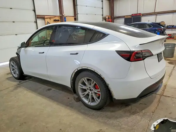 7SAYGDEF8NF382437 2022 TESLA MODEL Y - Image 2