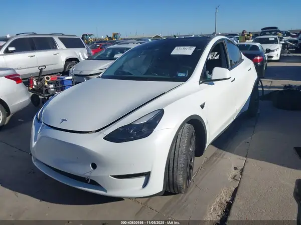 7SAYGDEF8NF397617 2022 TESLA MODEL Y - Image 2
