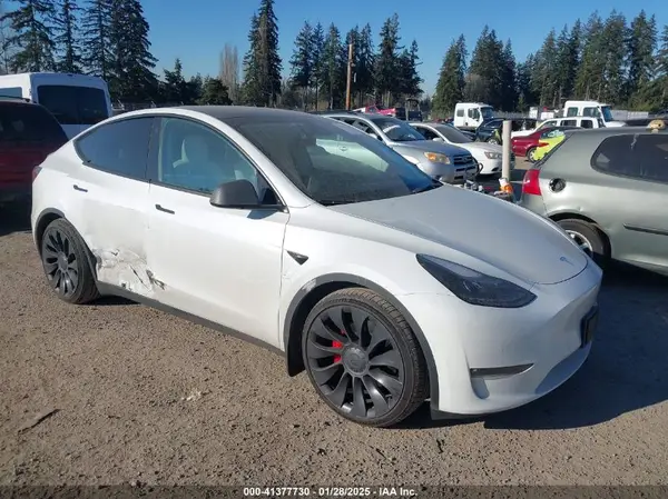 7SAYGDEF8NF405344 2022 TESLA MODEL Y - Image 1