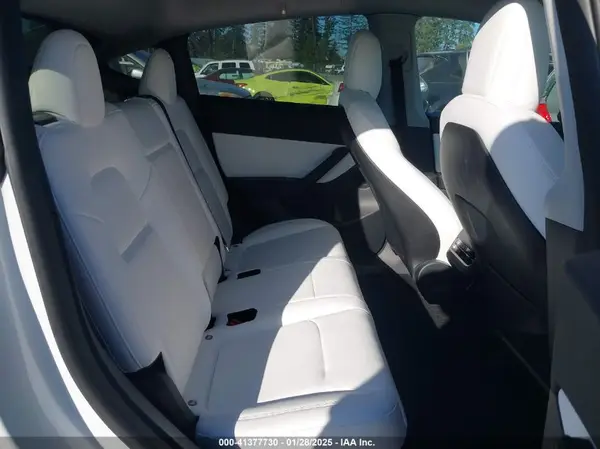 7SAYGDEF8NF405344 2022 TESLA MODEL Y - Image 8