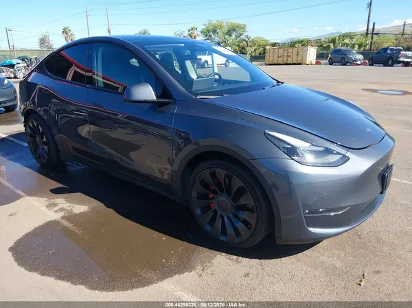 7SAYGDEF8NF407739 2022 TESLA MODEL Y - Image 1