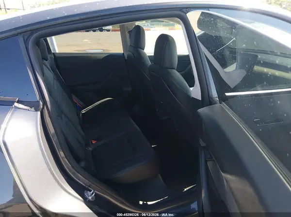 7SAYGDEF8NF407739 2022 TESLA MODEL Y - Image 8