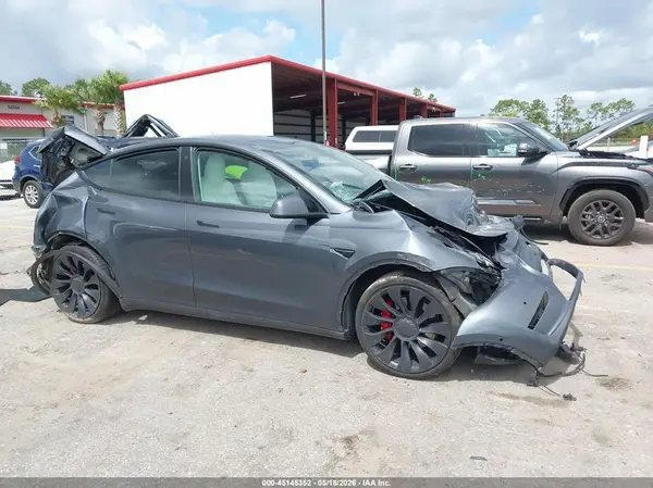 7SAYGDEF8NF453586 2022 TESLA MODEL Y - Image 1