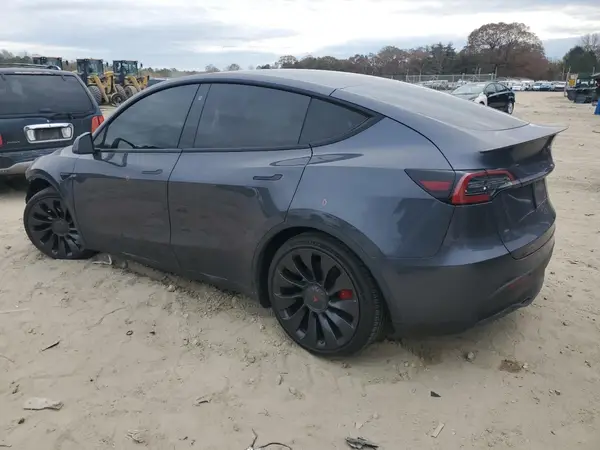7SAYGDEF8NF466130 2022 TESLA MODEL Y - Image 2