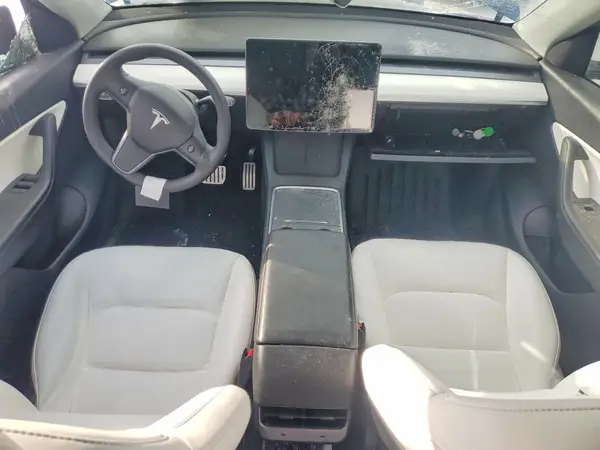 7SAYGDEF8NF467231 2022 TESLA MODEL Y - Image 8