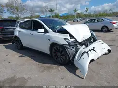 7SAYGDEF8NF469111 2022 TESLA MODEL Y