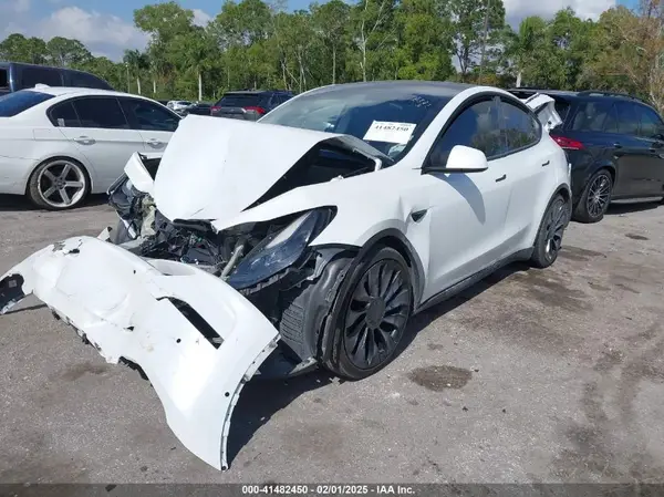 7SAYGDEF8NF469111 2022 TESLA MODEL Y - Image 2