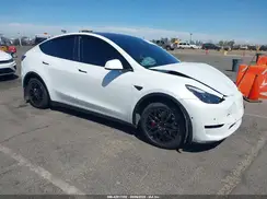 7SAYGDEF8NF484482 2022 TESLA MODEL Y