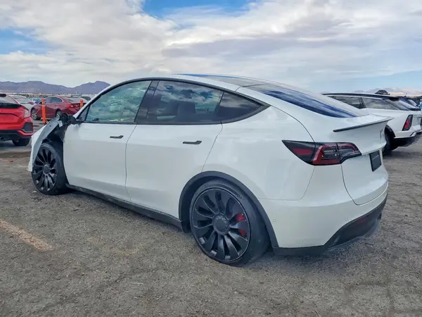 7SAYGDEF8NF489990 2022 TESLA MODEL Y - Image 2