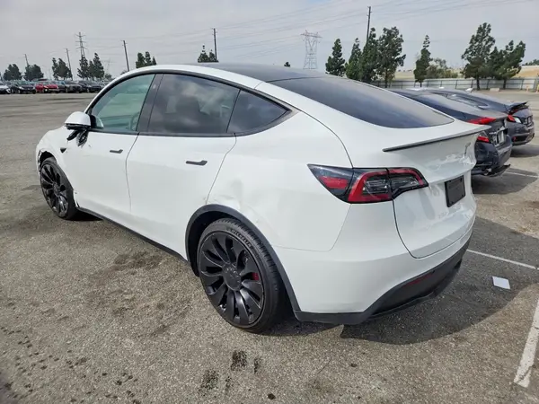 7SAYGDEF8NF492470 2022 TESLA MODEL Y - Image 2