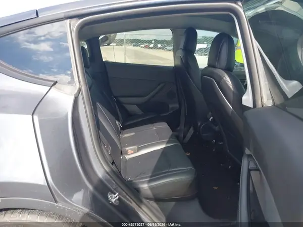 7SAYGDEF8NF494767 2022 TESLA MODEL Y - Image 8