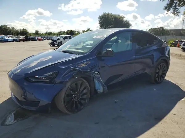 7SAYGDEF8NF496924 2022 TESLA MODEL Y - Image 1